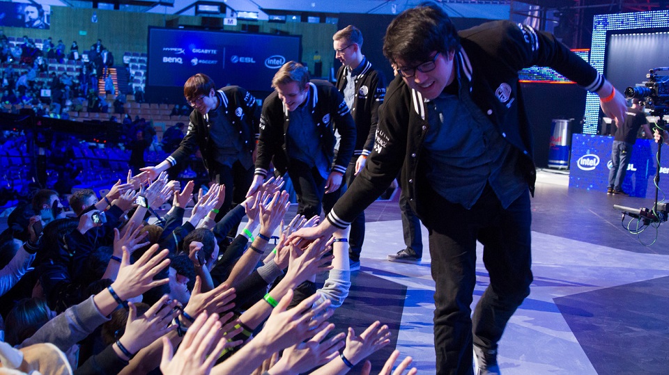 DominateHAnds.jpg