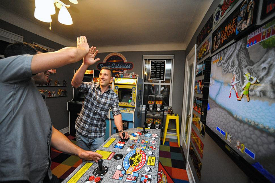 ny-man-converts-apartment-into-arcade-im